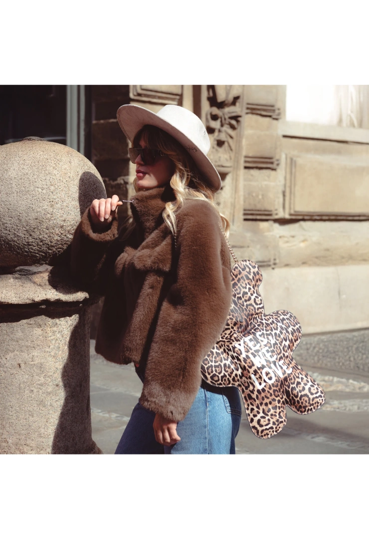 LE PANDORINE - Bubi shoulder bag in the shape of a teddy bear in speckled color - Image 2